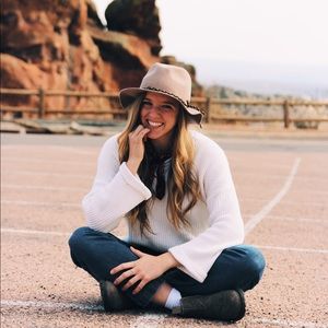 Meet your Posher, Bailey